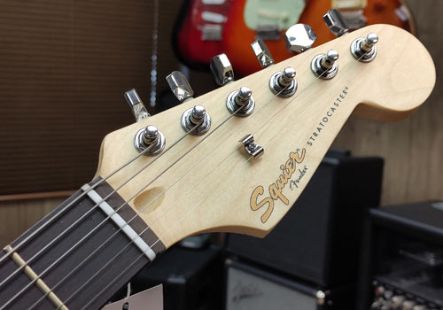 گيتار الکتريک اسکوایر Squier Bullet Strat HT Red